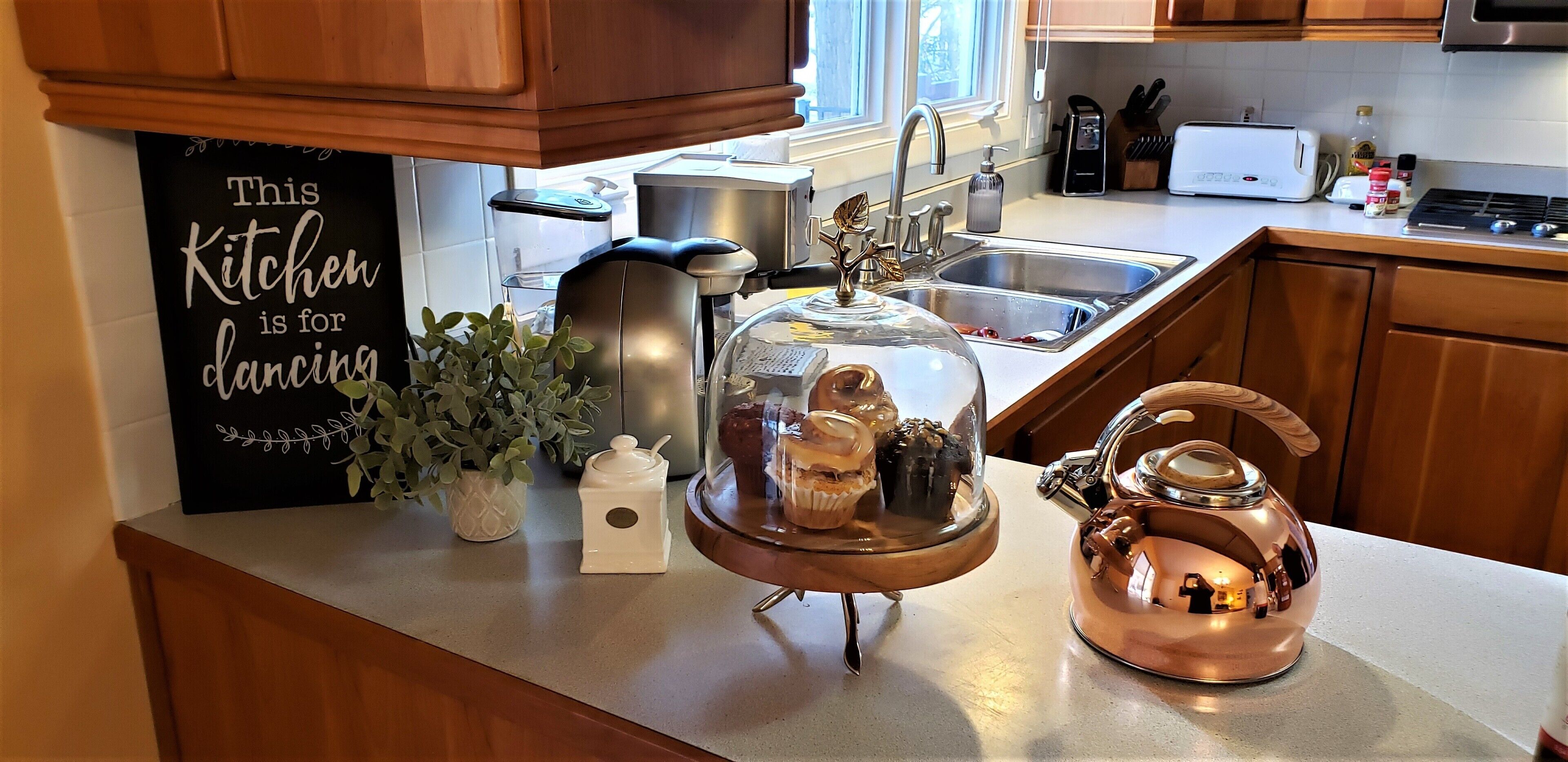 CRESTWOOD HOUSE -  Rustic Ravine Glam in the Heart of Lake Michigan's Vineyards.