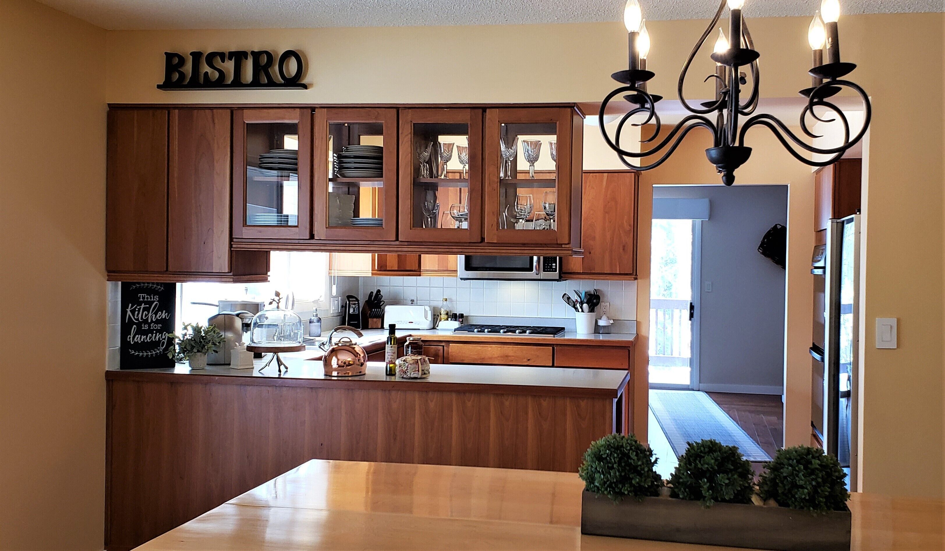 CRESTWOOD HOUSE -  Rustic Ravine Glam in the Heart of Lake Michigan's Vineyards.