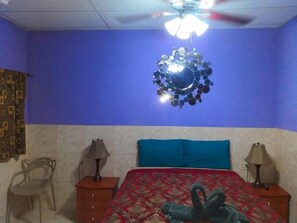 Iron/ironing board, free WiFi, bed sheets - Windmill Hostel (El Valle de Anton)