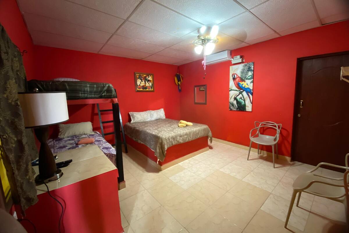 Family Single Room | Iron/ironing board, free WiFi, bed sheets