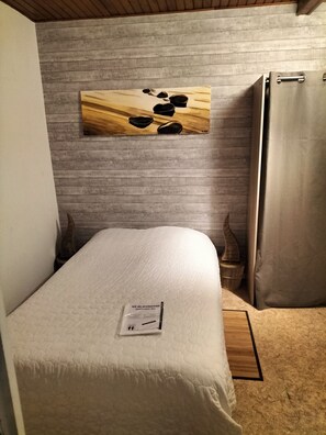 2 slaapkamers, een strijkplank/strijkijzer, reisbedje, gratis wifi