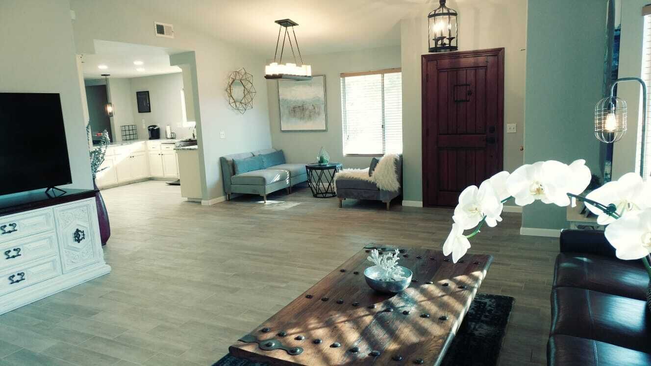 Mountain Views at Modern Cozy Wine Country Home, Steps Away from Hiking Trails