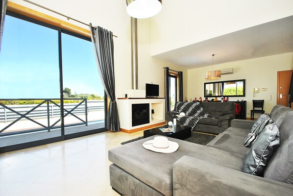 Televisión y reproductor de DVD