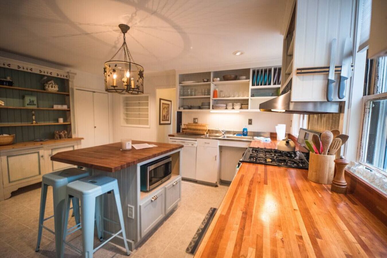 Warren Full House · Ocean Side Estate Amazing Views Pool Hot tub 9 BR