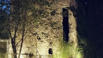 Enceinte de lâhĂ©bergement
