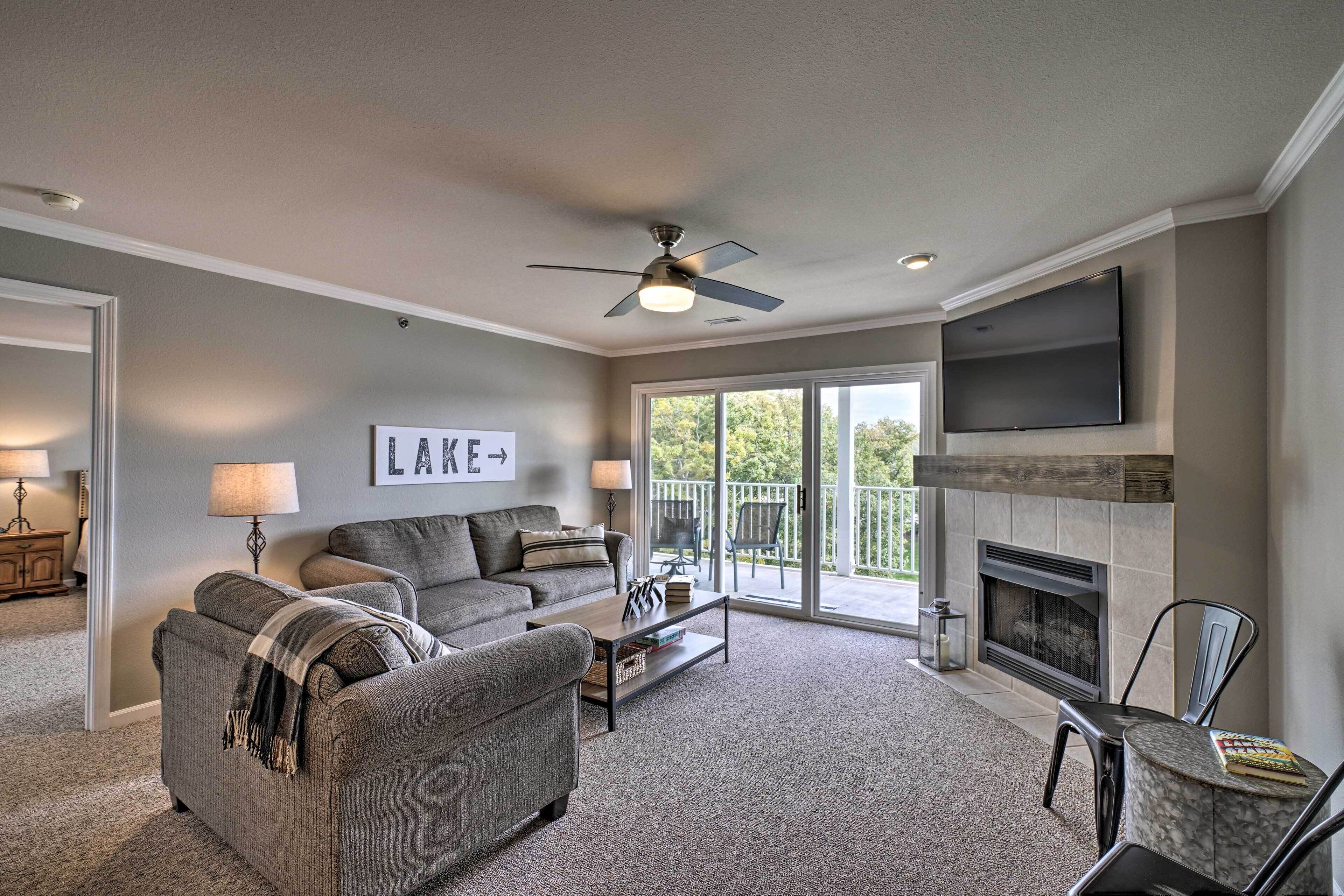 Chic Lakefront Condo w/ State Park Views, Elevator