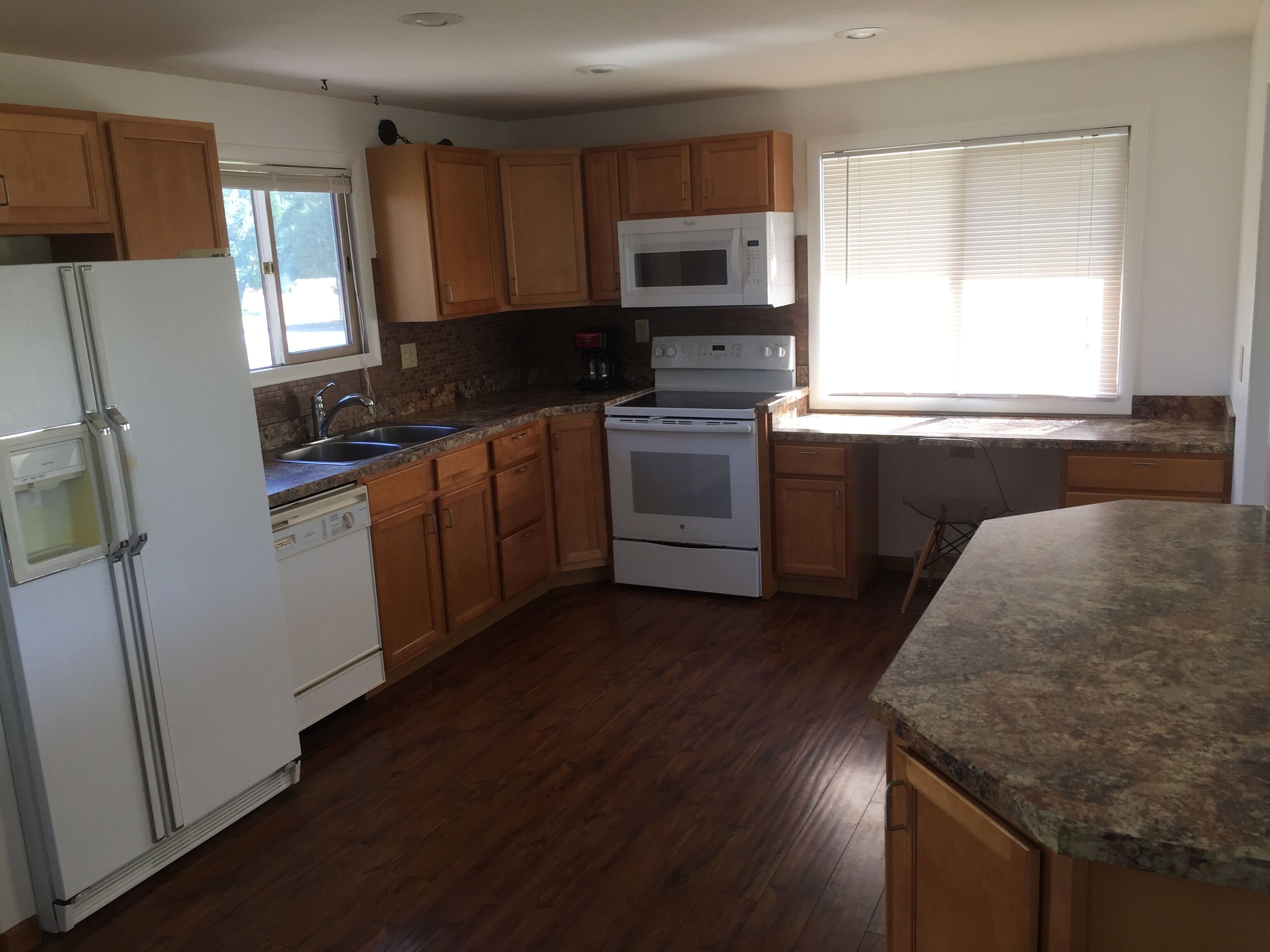 3 Bedroom 2 Bath W/2 car garage next to DanWalt Gardens