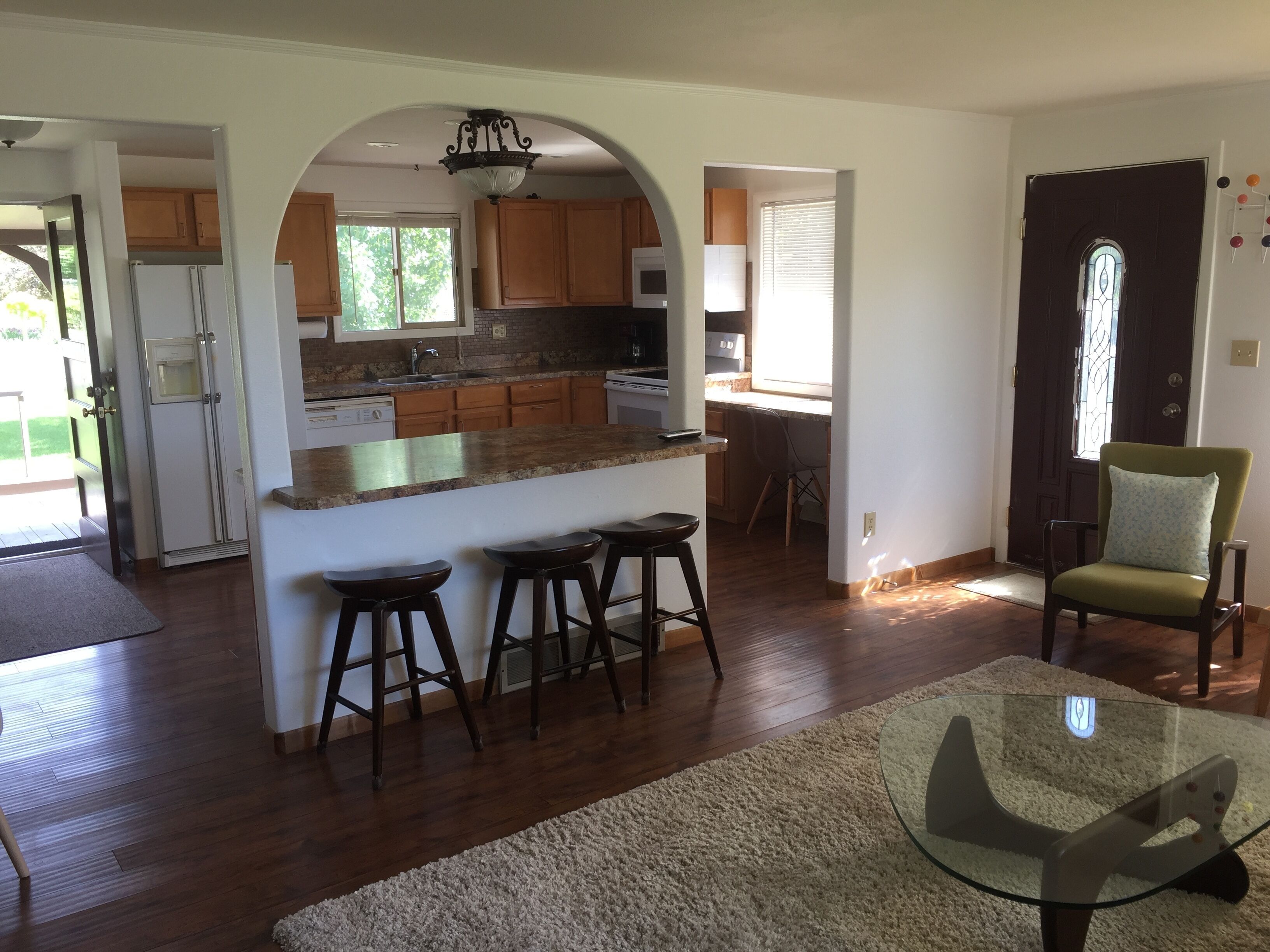 3 Bedroom 2 Bath W/2 car garage next to DanWalt Gardens