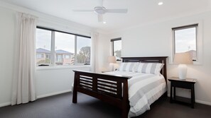 4 bedrooms, iron/ironing board, free WiFi