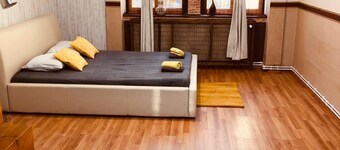 Confortable, spacieux, propre et élégant appartement ici au coeur de la ville.