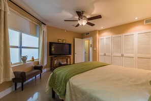 1 camera, una cassaforte in camera, ferro/asse da stiro