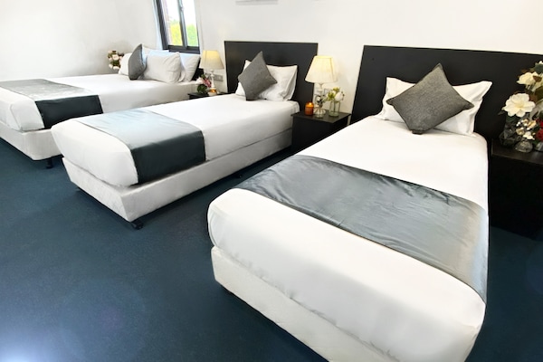 Deluxe Family Room