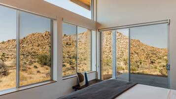 2 bedrooms, desk, iron/ironing board, travel cot