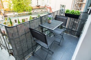 Standard Studio Suite | Balcony - Tribeca City Center Apartments (Kraków)