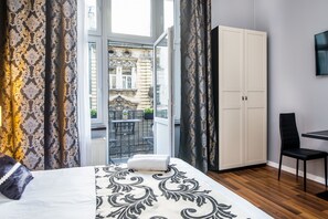 Exclusive Studio Suite, Balcony | Hypo-allergenic bedding, laptop workspace, blackout drapes