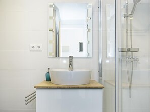 Bathtub - MOMNKÓ LOVELY, QUIET & CENTER SEA VIEWS (TORREMOLINOS)