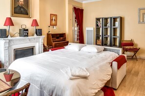 1 chambre, fer et planche à repasser, Wi-Fi, draps fournis