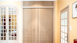 Interior - Studio Cléry - Welkeys (Paris)