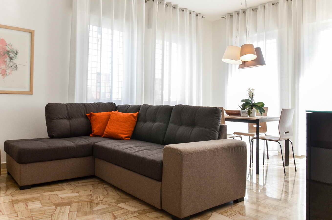 APARTMENT OF SILVIA - fully furnished rooms - 2km from the historic center