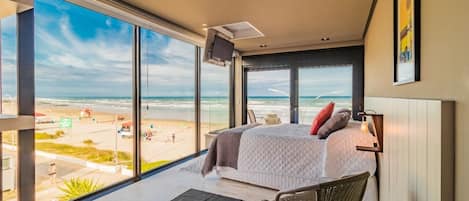 Camera Luxury, vista spiaggia | Biancheria da letto di alta qualità, minibar, tende oscuranti