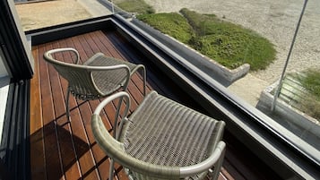 Luxury Room, Beach View | Balcony