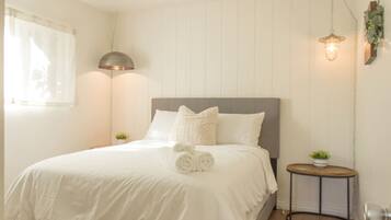 1 chambre, bureau, fer et planche à repasser, Wi-Fi