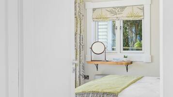 1 chambre, bureau, fer et planche Ă repasser, accĂšs Internet