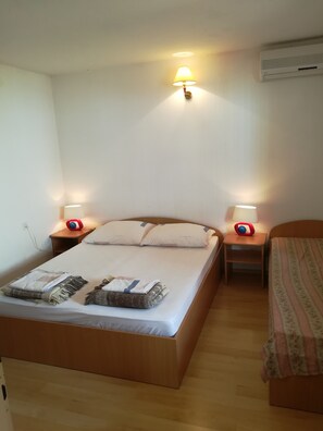 1 bedroom, iron/ironing board, WiFi, bed sheets - Studio apartment MARIALBA (Dubrovnik)
