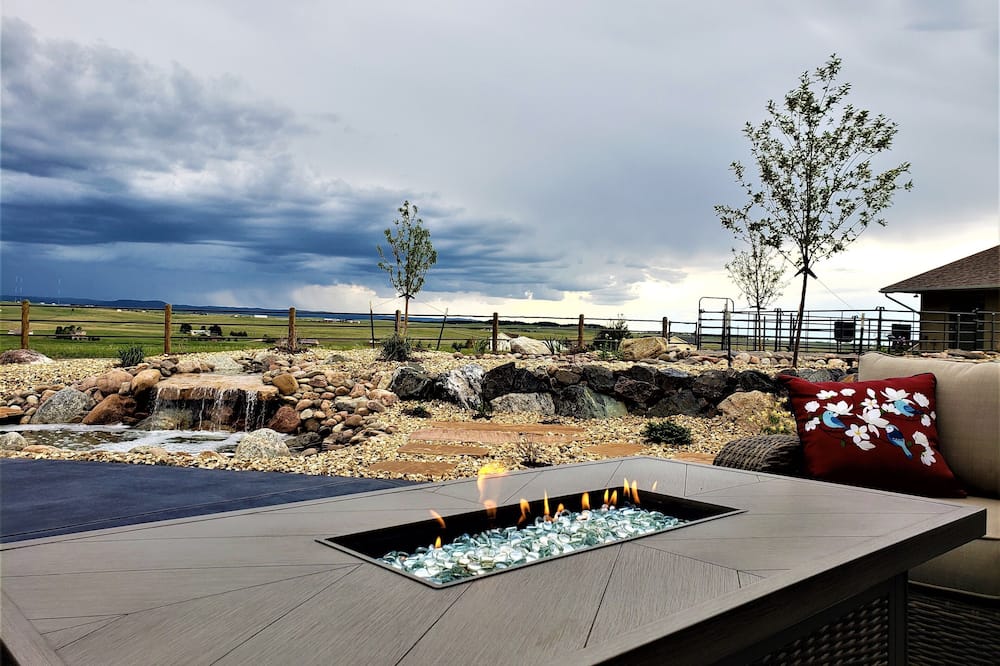 Peak Valley Manor, a Modern Farmhouse - Calhan, CO
