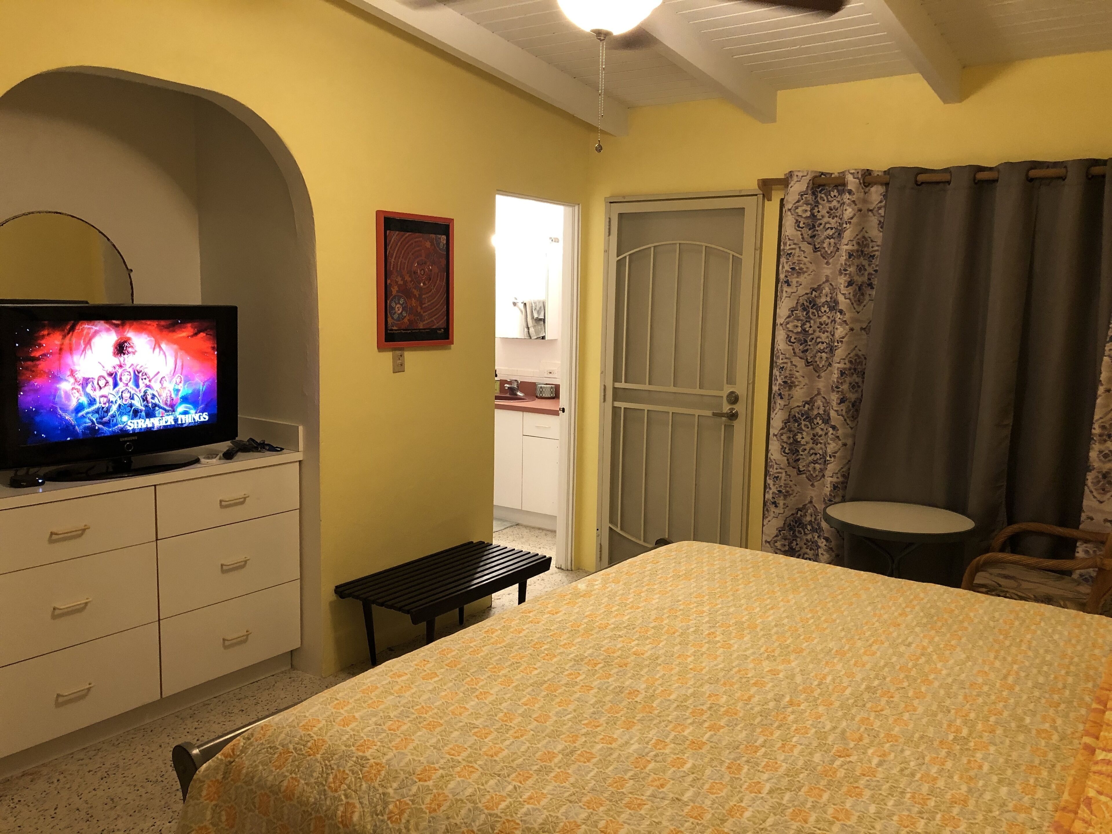 2 bedrooms, iron/ironing board, free WiFi, bed sheets