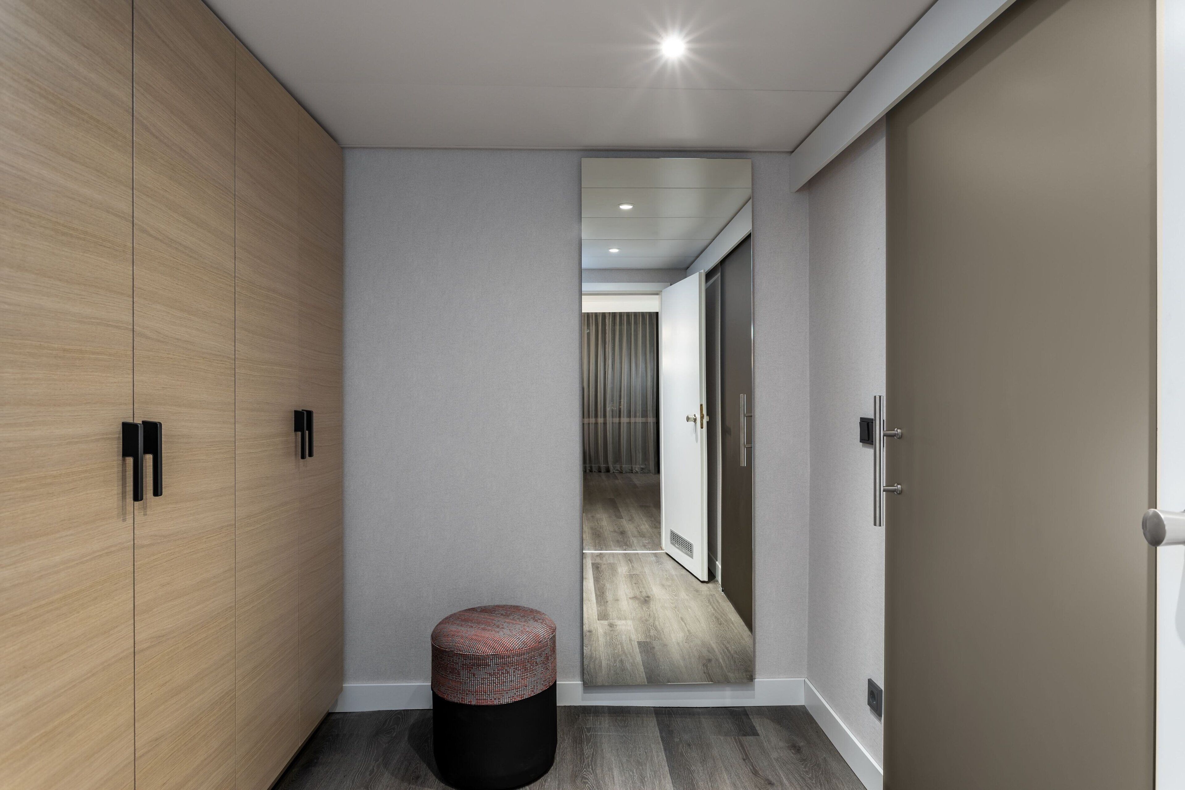 club suite, 1 double bed | 1 bedroom, in-room safe, desk, laptop workspace