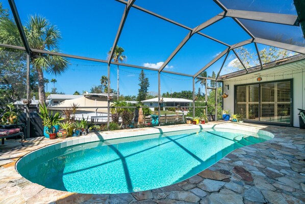 Outdoor pool, a heated pool