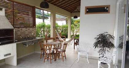 Wonderful house with pool in the gated community Ubatuba Country