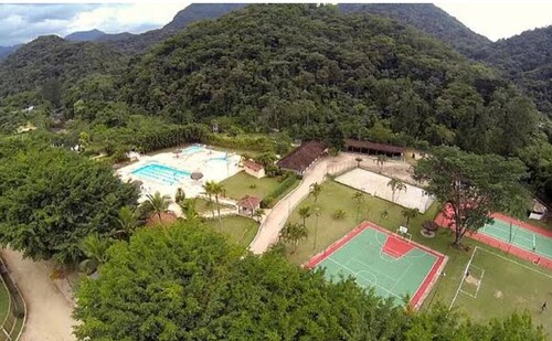 Wonderful house with pool in the gated community Ubatuba Country