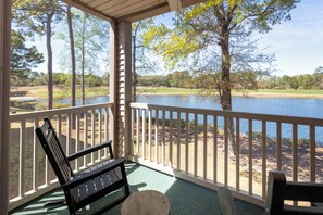 Property grounds - Perfect Year-Round! 2nd floor golf course condo, pool & hot tub, close to beach (Pawleys Island)