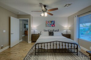 3 bedrooms, iron/ironing board, free WiFi, bed sheets - Ideal for Golfers/Hikers/Bikers: MT Views, RESORT Living, Pvt Pool w/Opt Heat, Putting Green (Mesa)