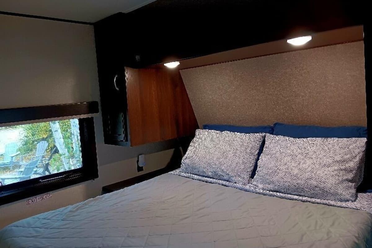 Family Chalet, Resort View | 2 bedrooms, blackout drapes, soundproofing