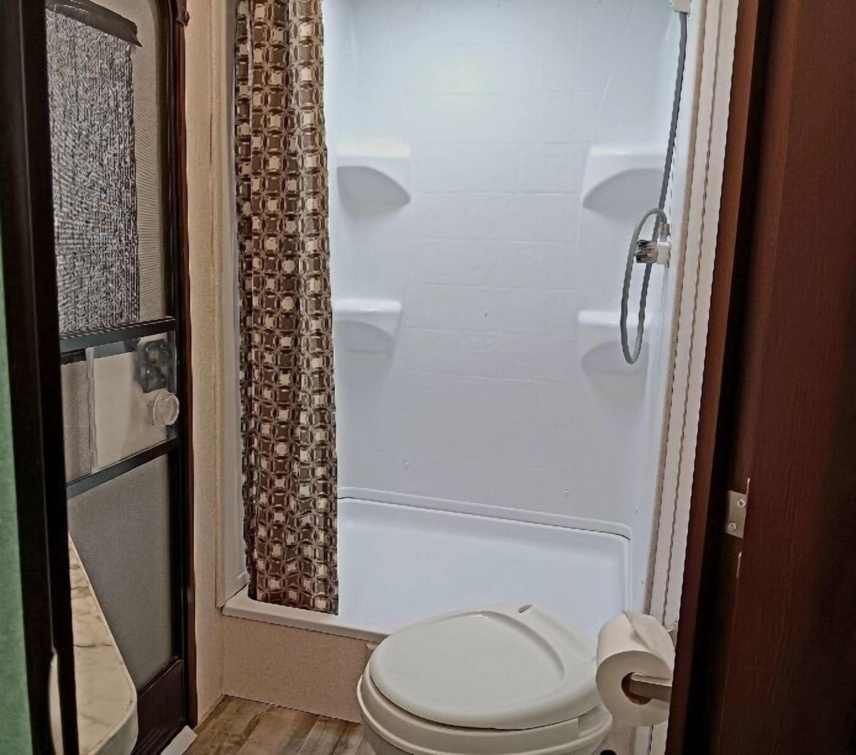 Shower, free toiletries, towels, soap