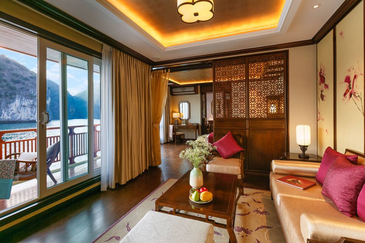 Regency Suite (3D2N) | 1 phòng ngủ, minibar, két bảo mật tại phòng, bàn 