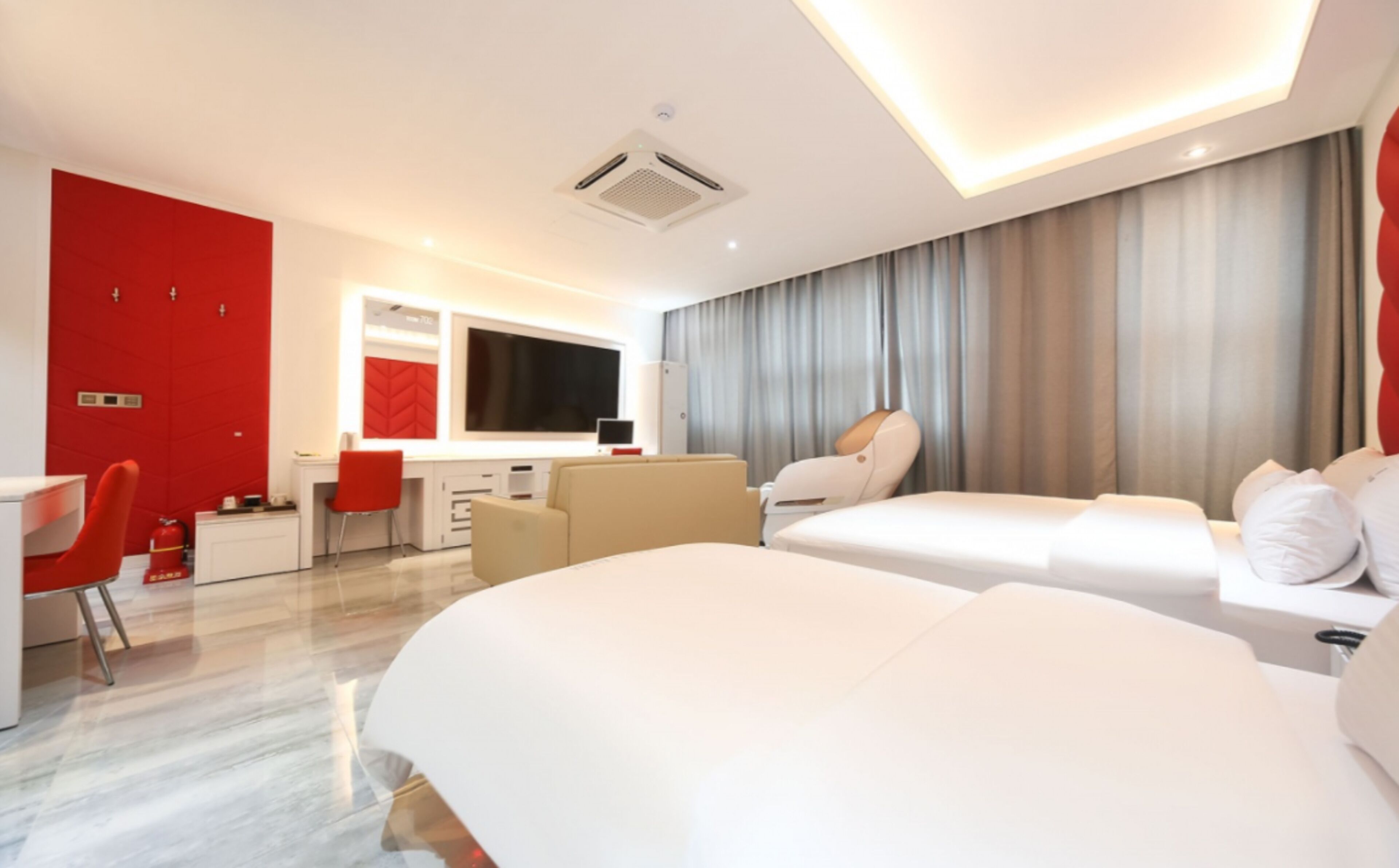 suite twin room (extra person fee check on-site) | blackout curtains, soundproofing, free wifi, bed sheets