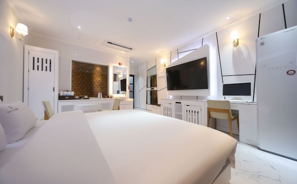 Deluxe Room | Blackout curtains, soundproofing, free WiFi, bed sheets - Hotel Elysia Daegu (Daegu)