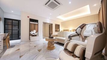 Royal Twin Room (Extra Person Fee Check On-site) | Blackout drapes, soundproofing, free WiFi, bed sheets