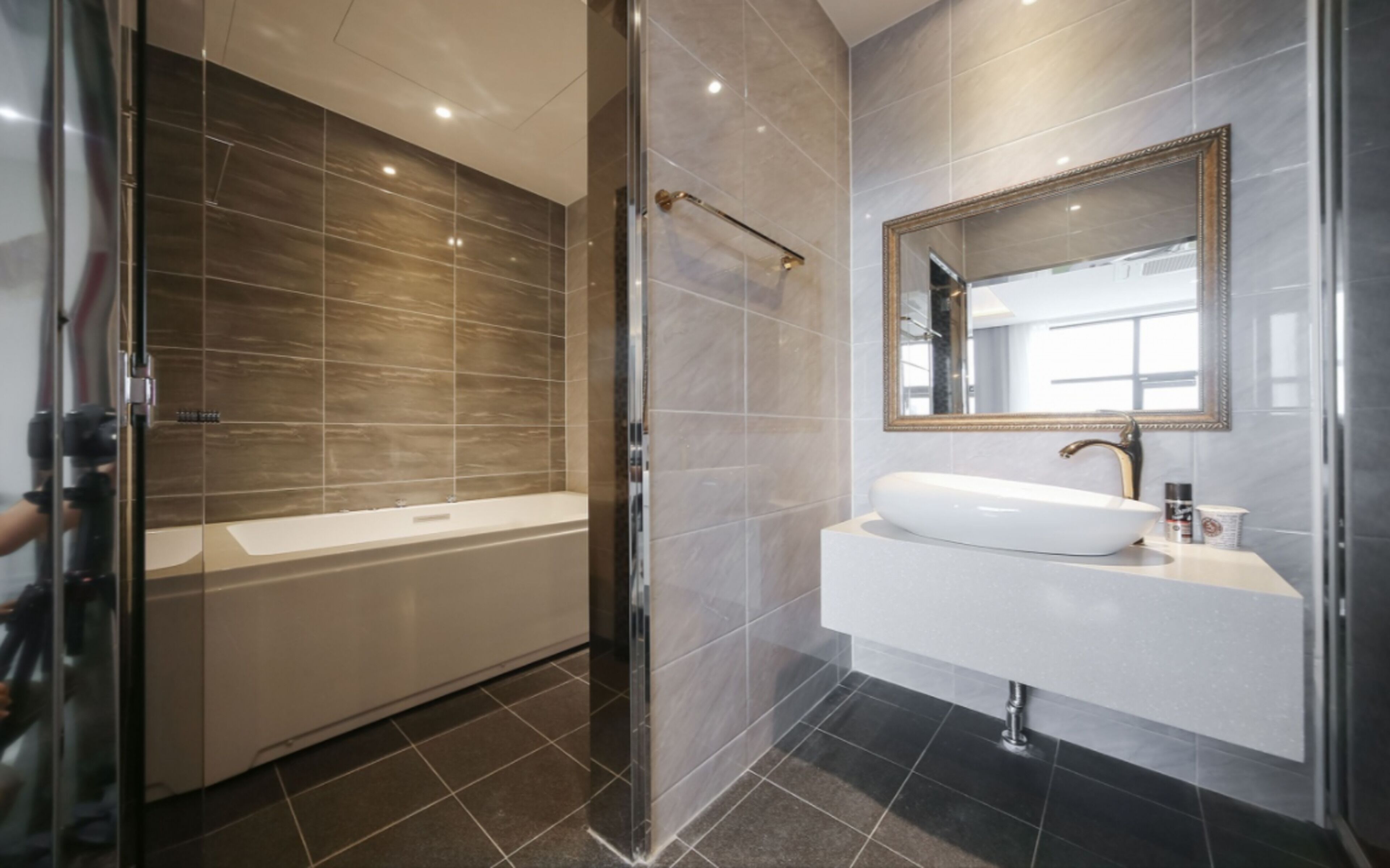 suite twin room (extra person fee check on-site) | bathroom | separate bathtub and shower, free toiletries, hair dryer, bathrobes