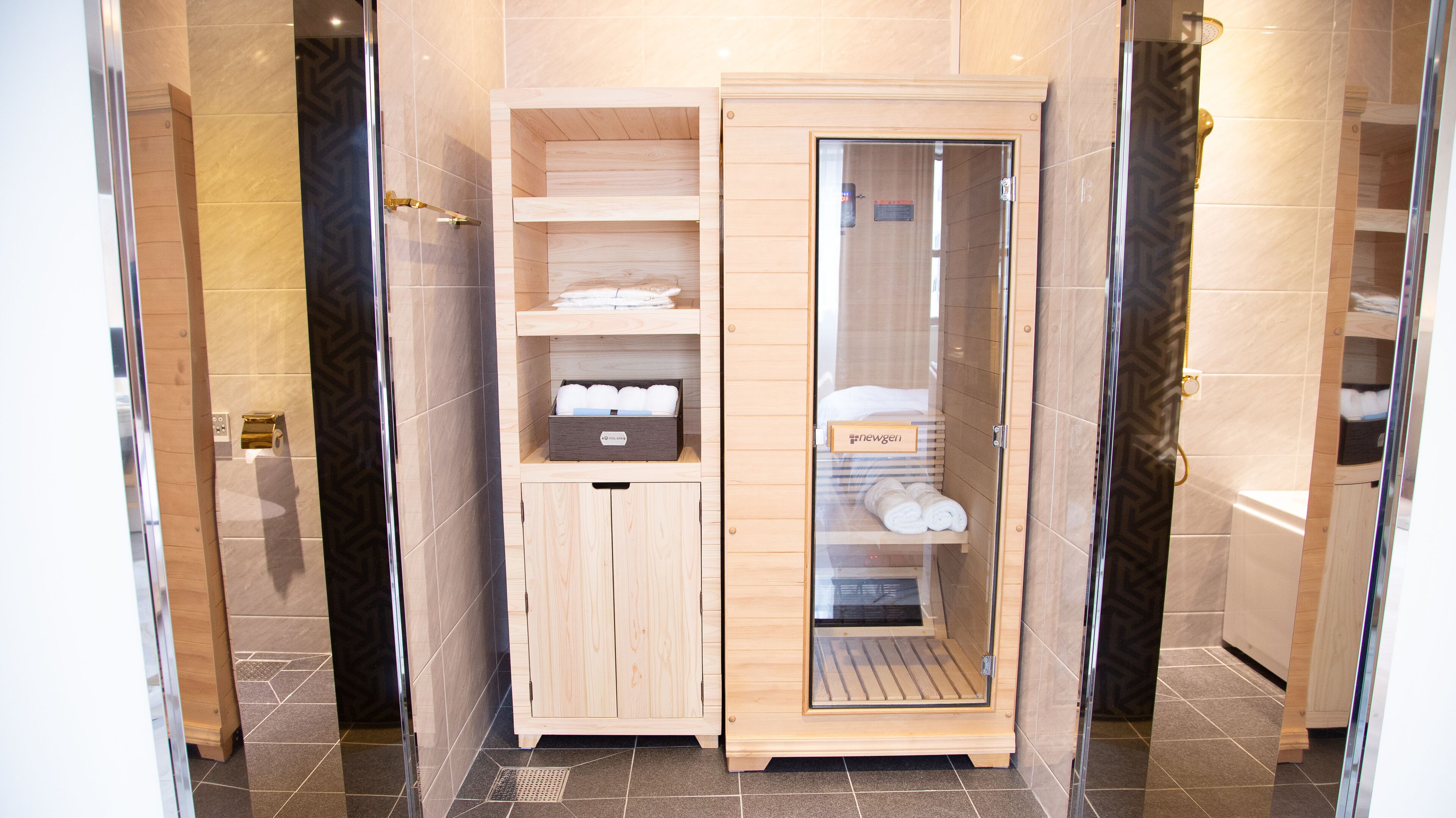 royal twin room (extra person fee check on-site) | room amenity