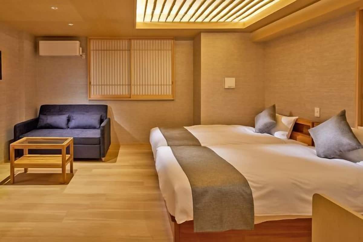 1 dormitori, caixa forta a l'habitació i habitacions insonoritzades