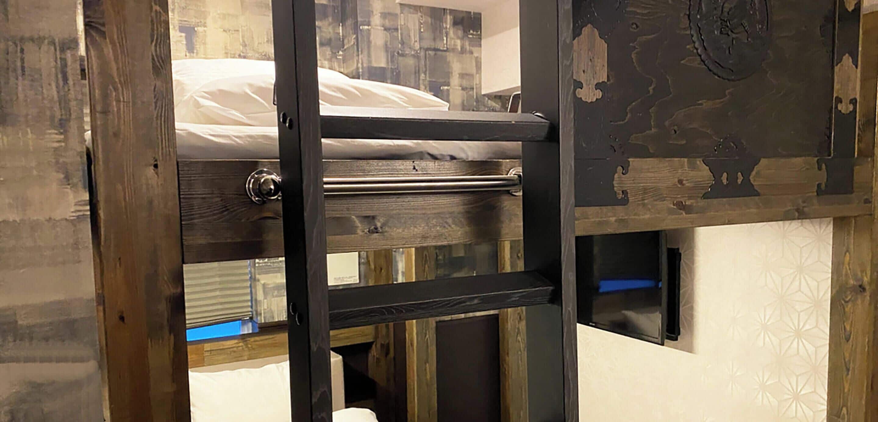 Habitación económica (1 Single bed, and Upper bank bed) | Caja fuerte, sistema de insonorización, wifi gratis y ropa de cama