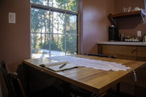 Frigorifero, forno, piano cottura, macchina per tè/caffè