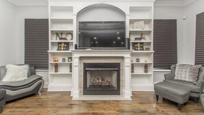 Fireplace - Bayou Beauty (New Orleans)