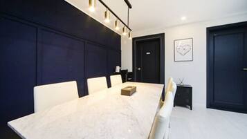 Family Suite | In-room dining