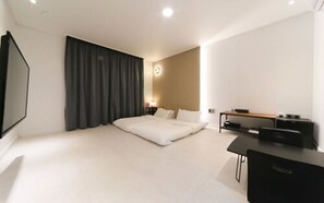 Tavanomainen huone (Ondol) | Ylelliset vuodevaatteet, pimennysverhot, ilmainen Wi-Fi, vuodevaatteet